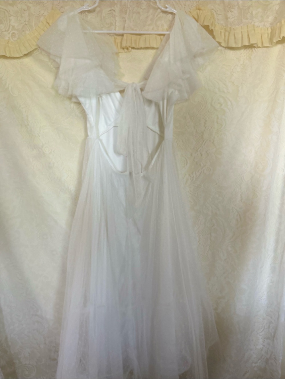 Lulu's White Tulle laced  tie back Dress M - Picture 2 of 5